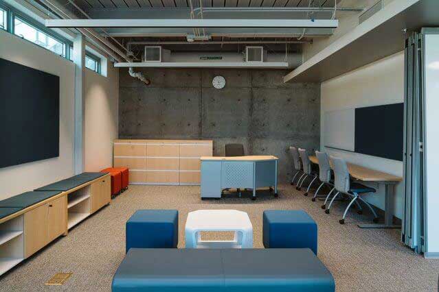21st Century learning room design with chairs and desks